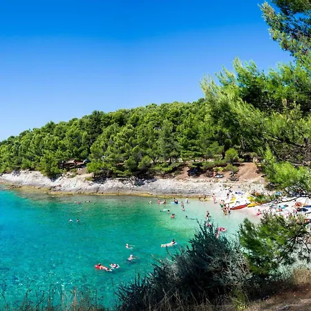 Samara With Pool - Happy Pula