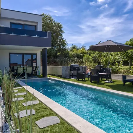 Apartment Samara With Pool - Happy Pula