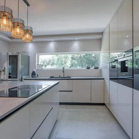 Apartment Samara With Pool - Happy