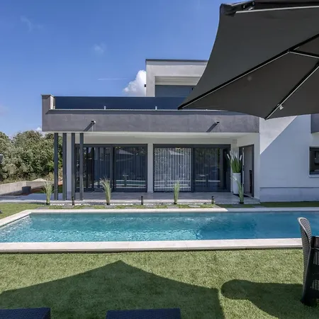 Samara With Pool - Happy Apartment *