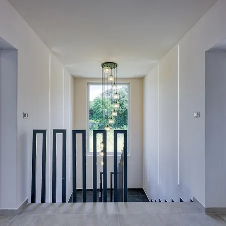 Apartment Samara With Pool - Happy Pula