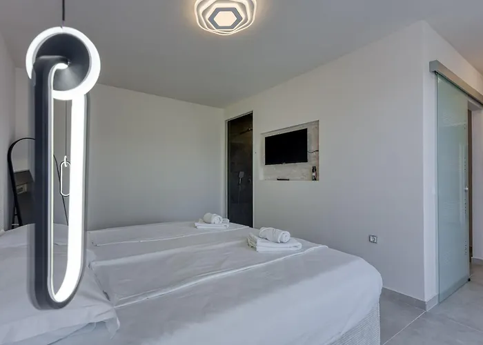 Samara With Pool - Happy Appartement Pula